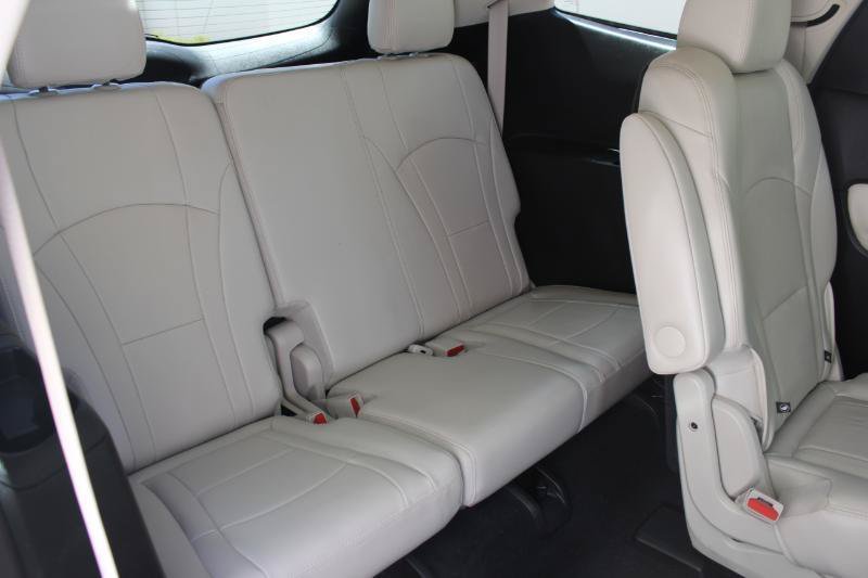 Used 2023 Buick Enclave Essence w/ Sound and Sites Package AWD/4WD image 18