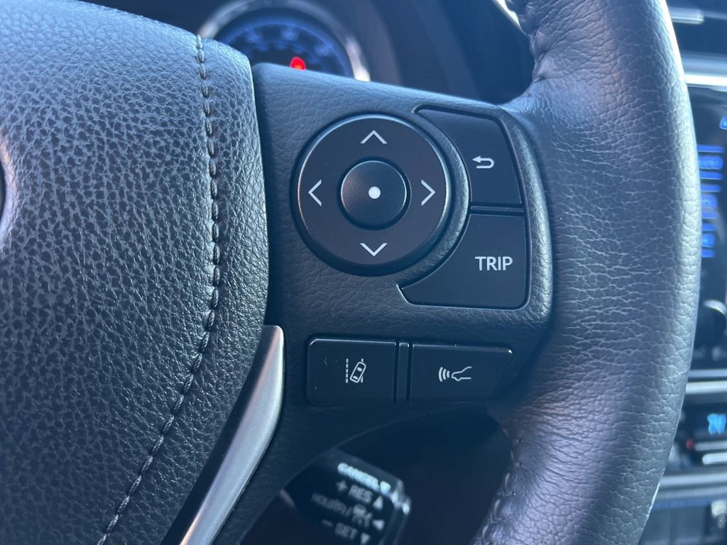 Used 2018 Toyota Corolla SE w/ SE Premium Package image 17