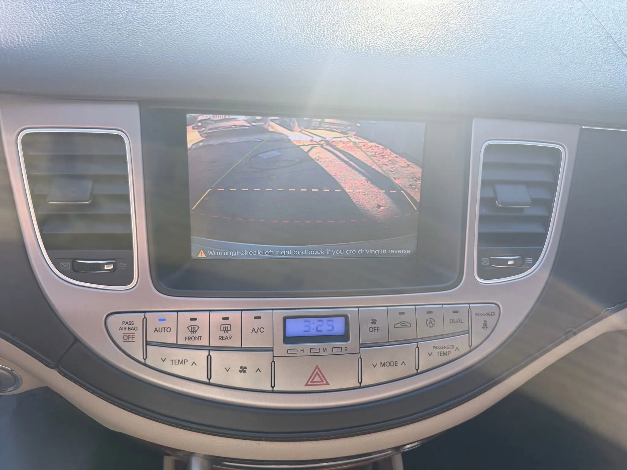 Used 2012 Hyundai Genesis 3.8 w/ Premium Pkg image 8