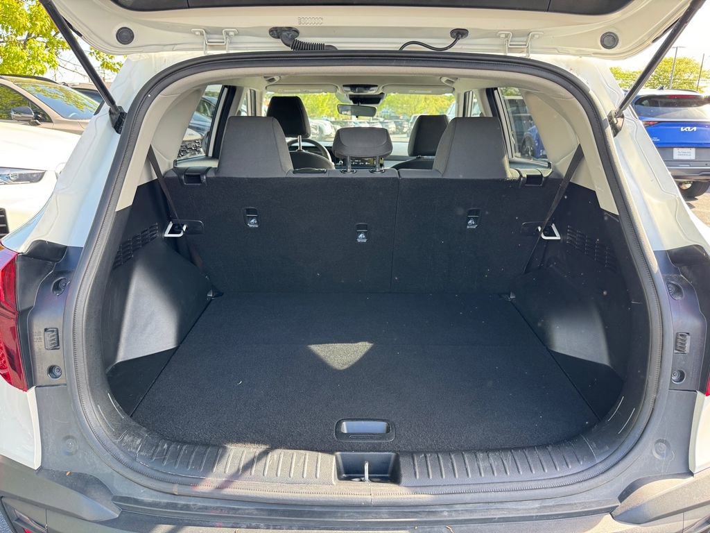 Certified 2025 Kia Seltos LX image 10