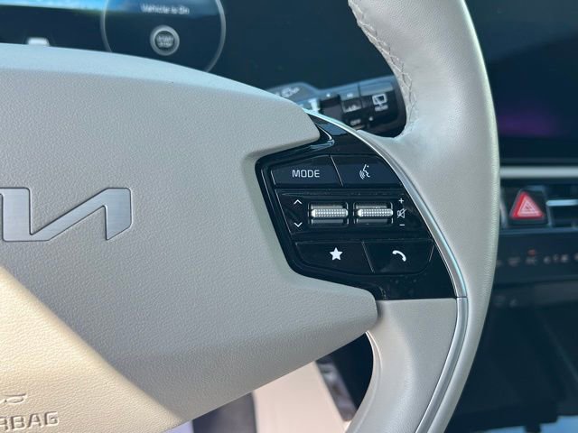 Certified 2024 Kia Niro Wave w/ Wave Preserve Package FWD image 23