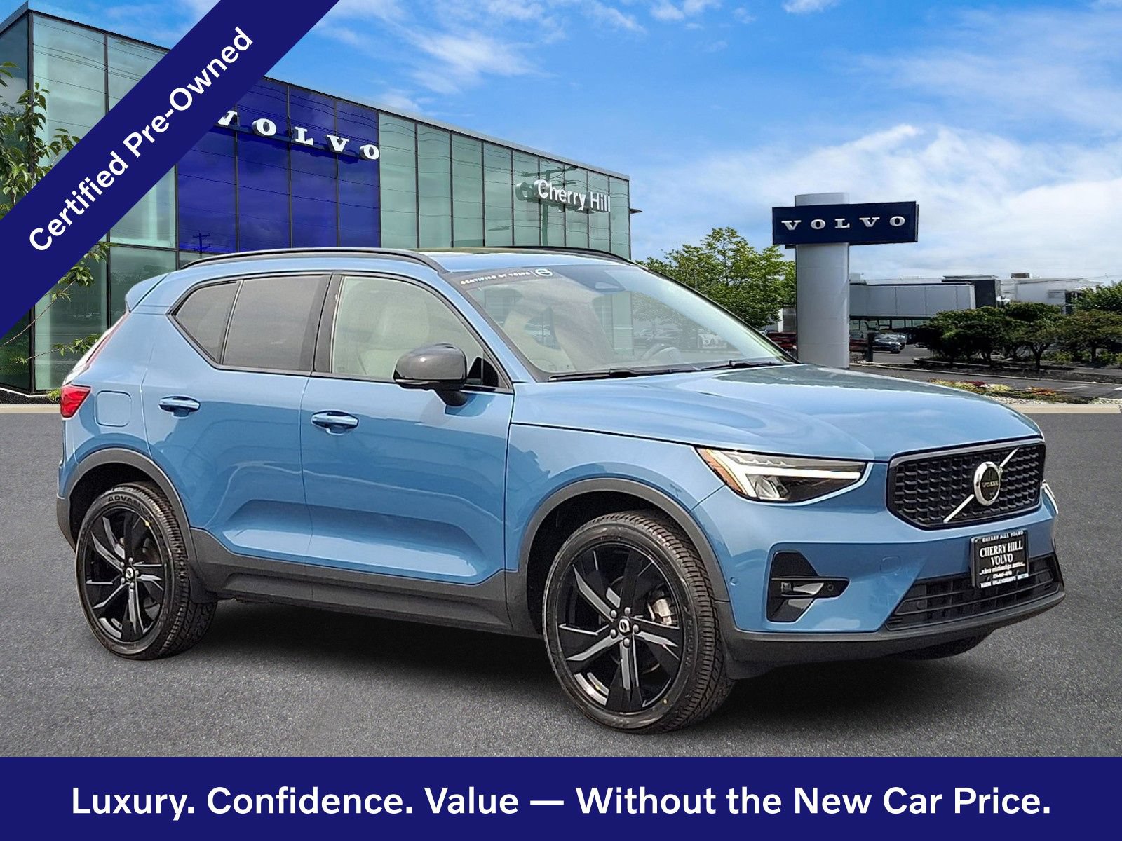 Certified 2023 Volvo XC40 B5 Ultimate w/ Protection Package Premier AWD/4WD image 1
