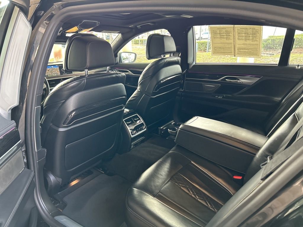 Used 2022 BMW 740i xDrive w/ M Sport Package image 39