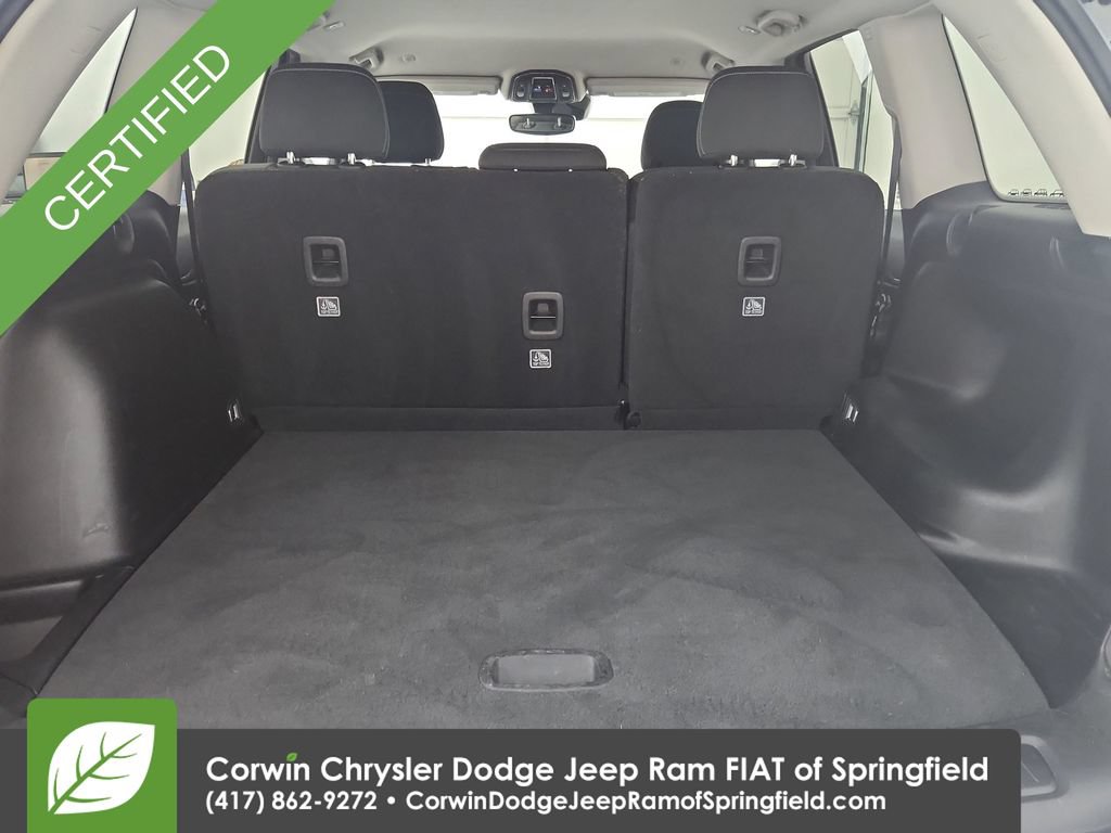 Used 2023 Jeep Grand Cherokee Laredo AWD/4WD image 29