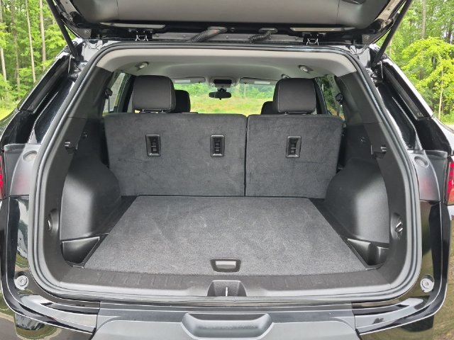 Used 2025 Chevrolet Blazer LT FWD image 23