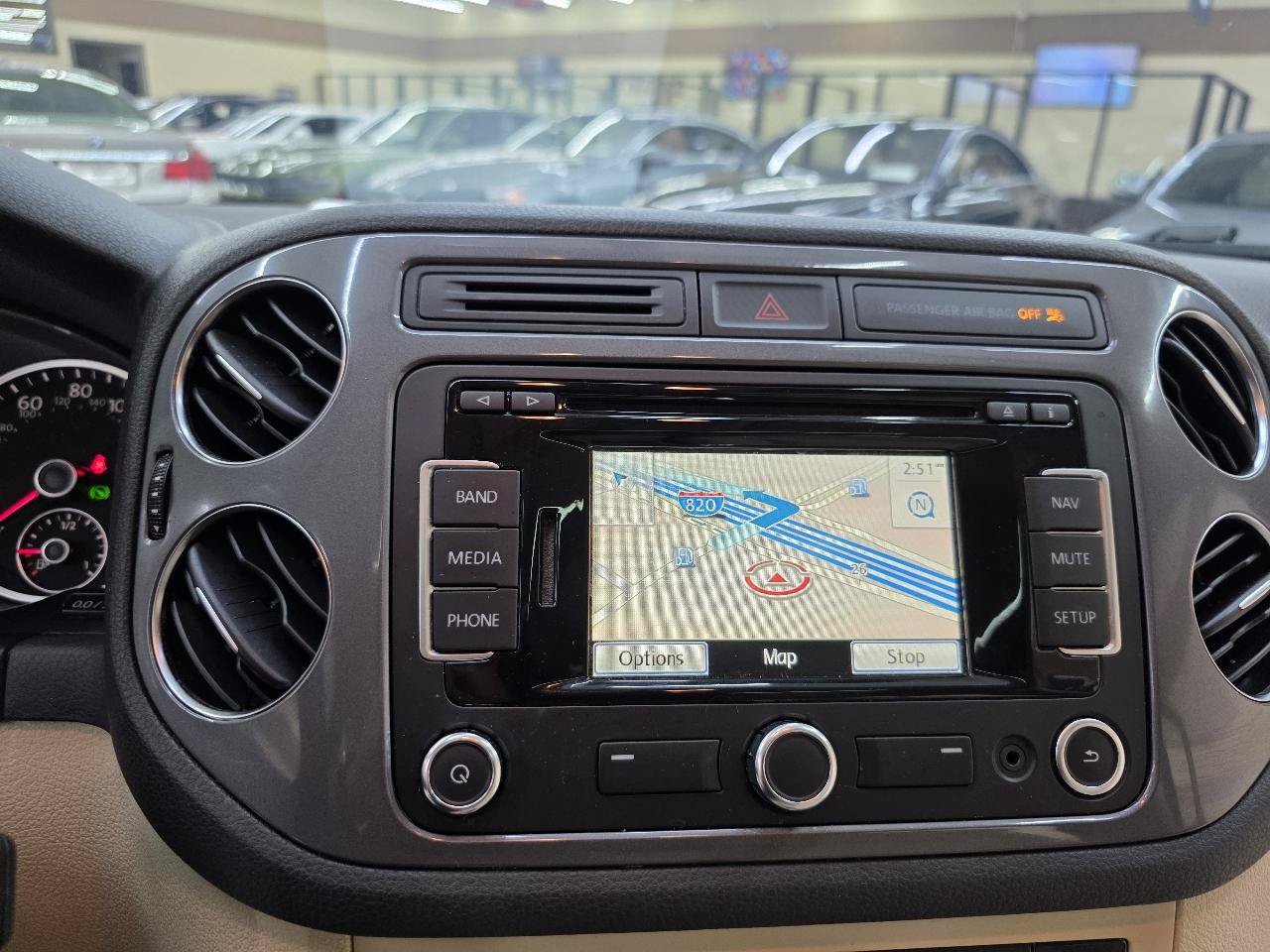 Used 2014 Volkswagen Tiguan SEL FWD image 30