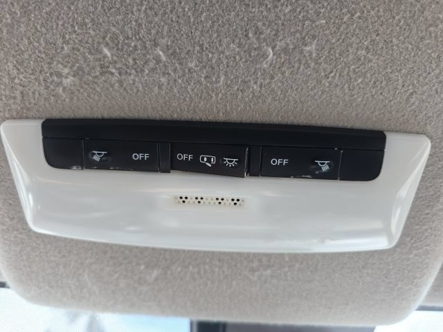 Used 2021 Nissan Versa SV FWD image 22