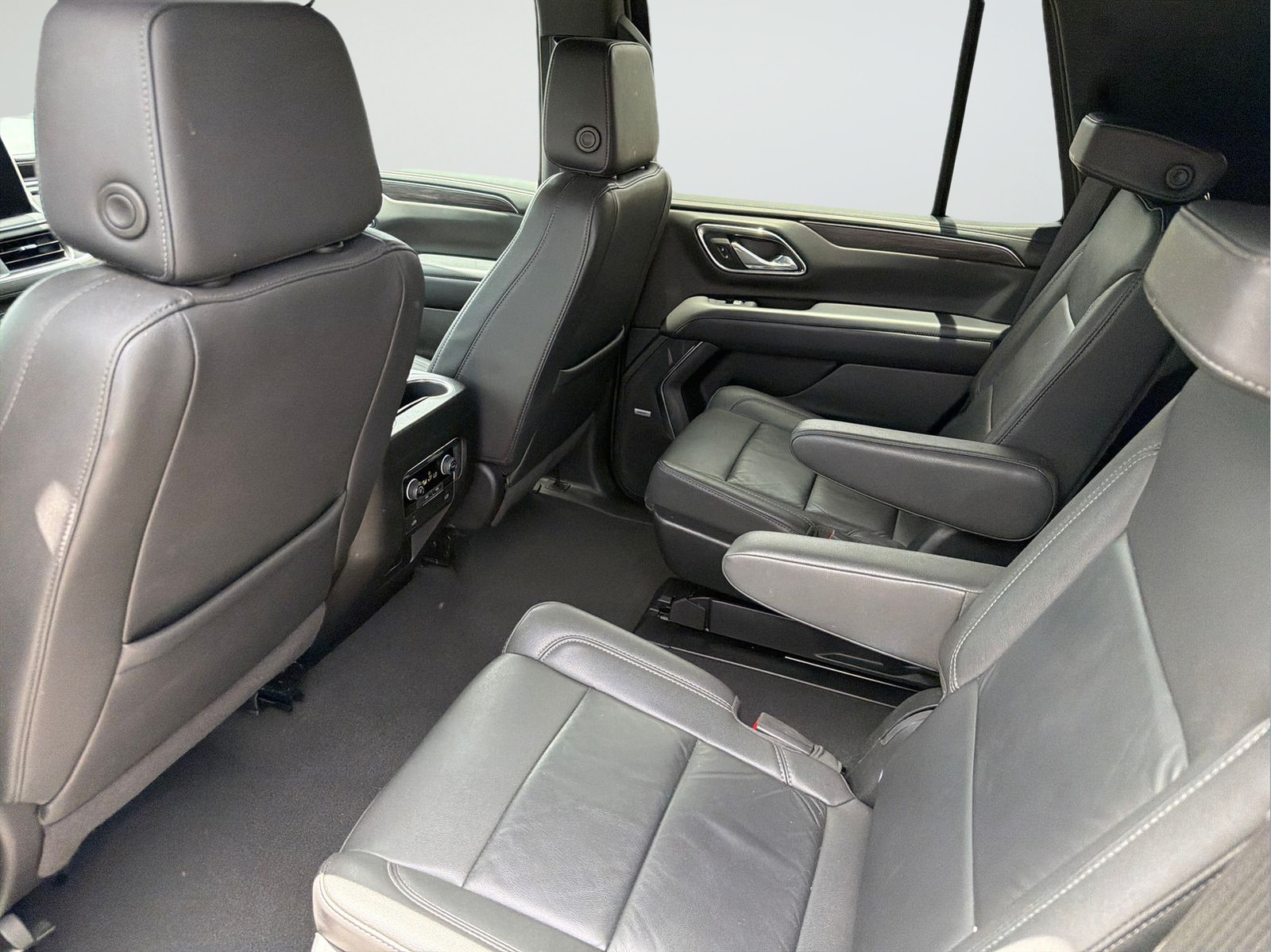 Used 2024 Chevrolet Tahoe LT AWD/4WD image 31