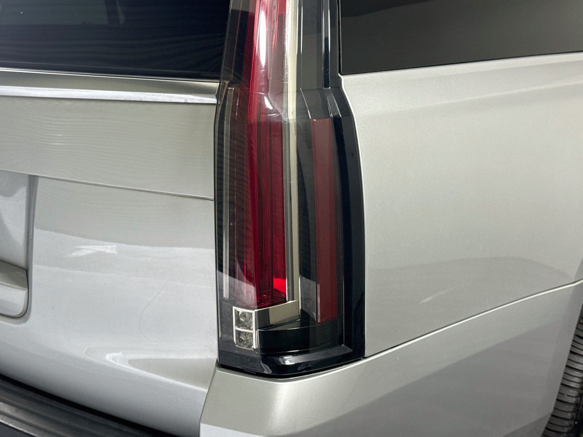 Used 2020 Cadillac Escalade ESV Platinum AWD/4WD image 34