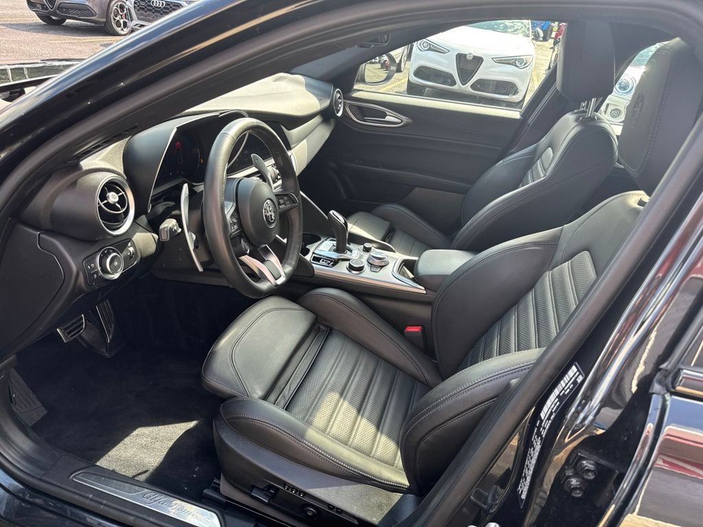Used 2024 Alfa Romeo Giulia Veloce AWD/4WD image 27