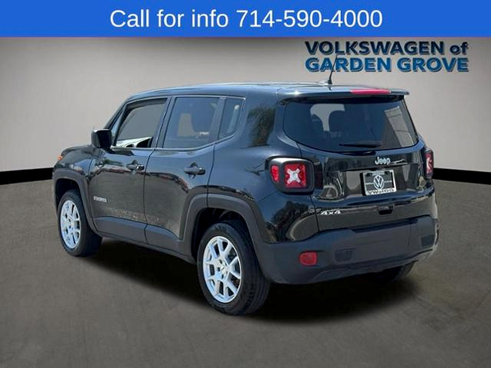 Used 2023 Jeep Renegade Latitude AWD/4WD image 5