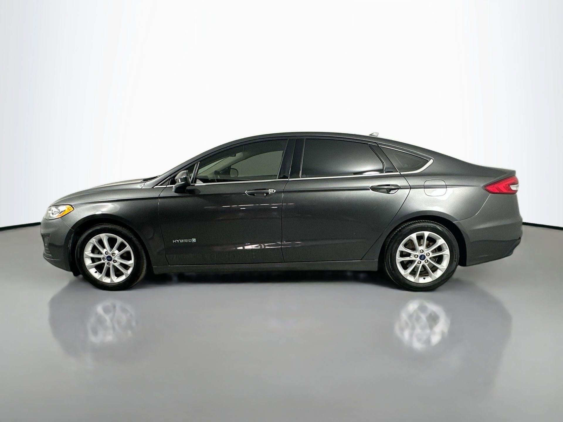 Used 2019 Ford Fusion SE image 8