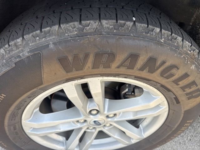 Used 2021 Ford Explorer XLT RWD image 3
