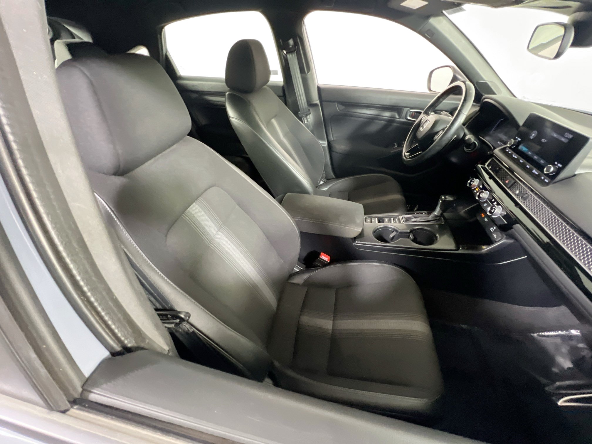 Used 2023 Honda Civic Sport image 25
