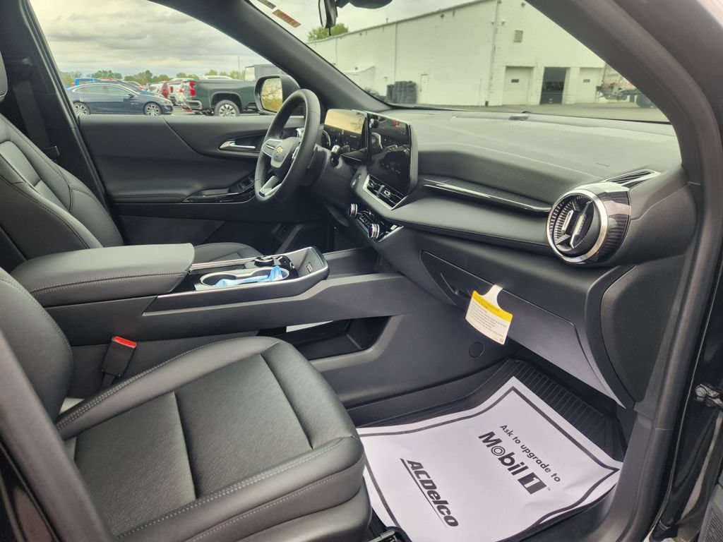 New 2026 Chevrolet Equinox LT w/ Convenience Package II FWD image 31