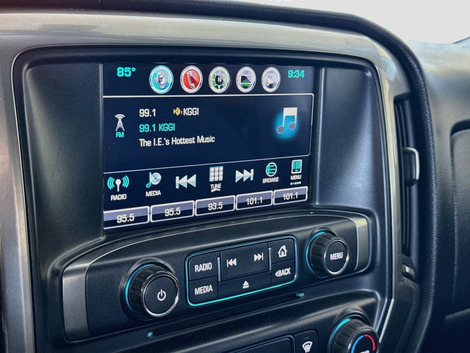 Used 2018 Chevrolet Silverado 1500 LT w/ Trailering Package AWD/4WD image 10