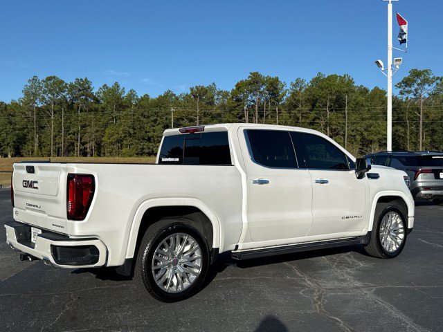 Used 2024 GMC Sierra 1500 Denali w/ Technology Package AWD/4WD image 3