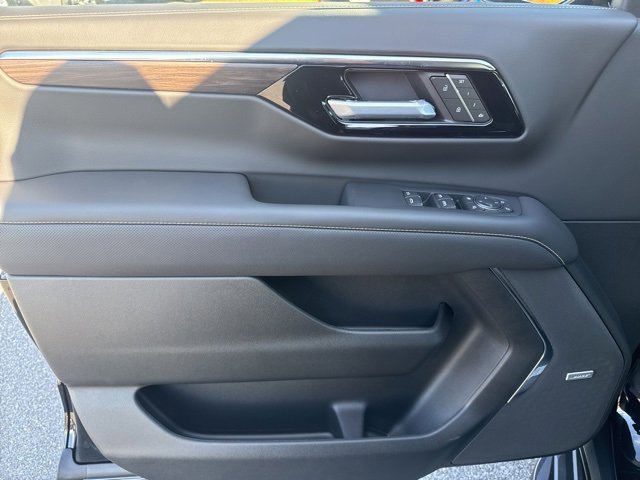 New 2026 Chevrolet Suburban Premier image 10