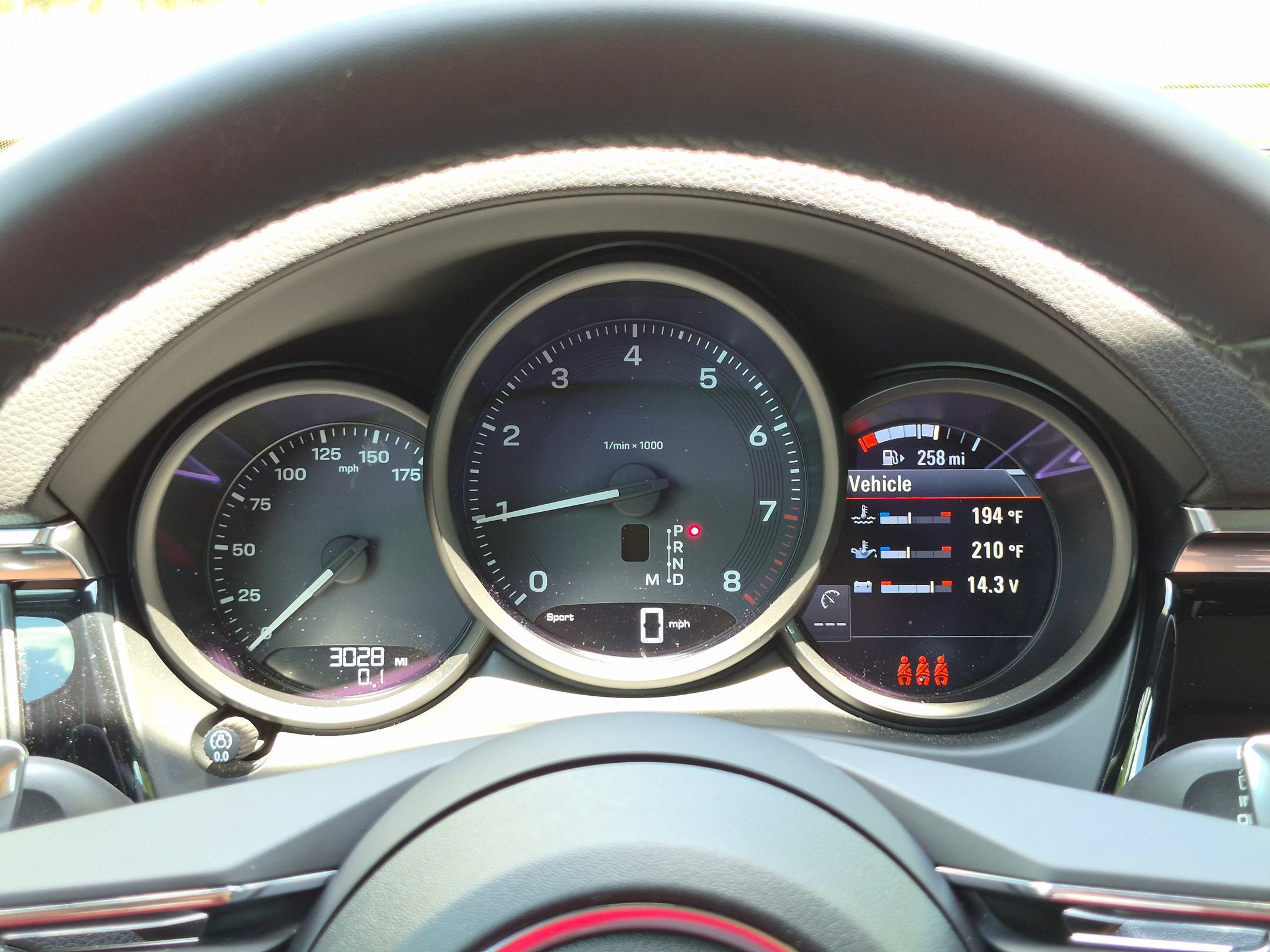 Certified 2026 Porsche Macan AWD/4WD image 11