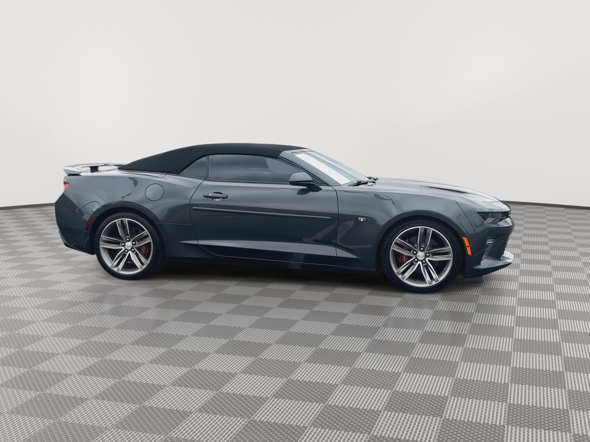 Used 2018 Chevrolet Camaro SS image 9