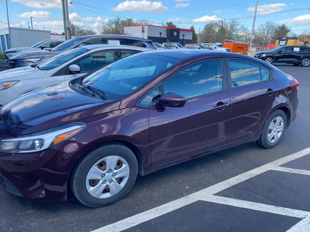 Used 2018 Kia Forte LX image 2