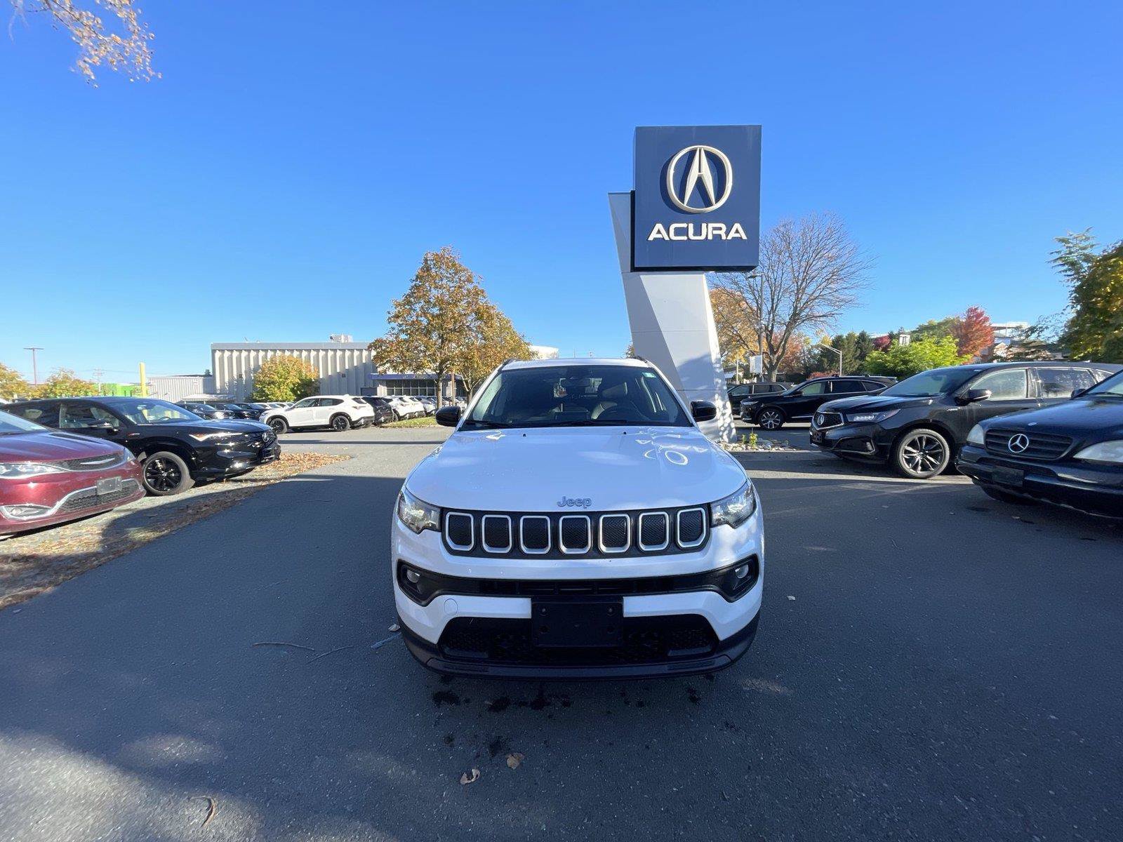 Used 2022 Jeep Compass Latitude w/ Sun and Sound Group AWD/4WD image 27