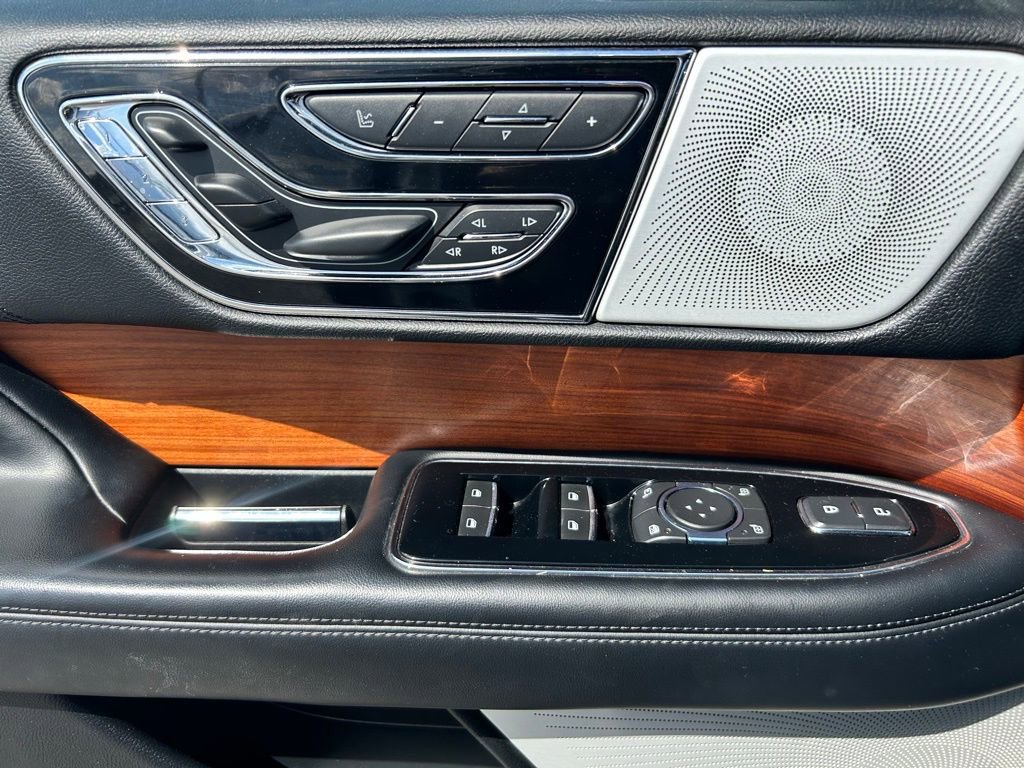 Used 2019 Lincoln Navigator L Reserve AWD/4WD image 22