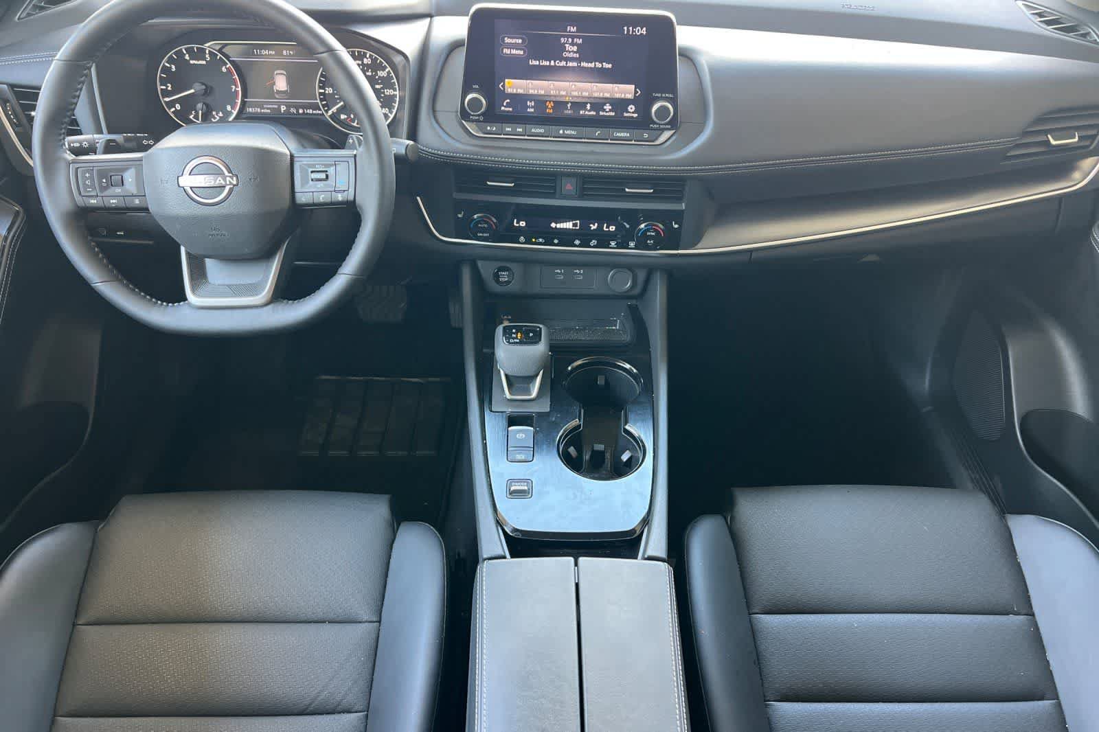 Used 2025 Nissan Rogue SV w/ SV Premium Package FWD image 4