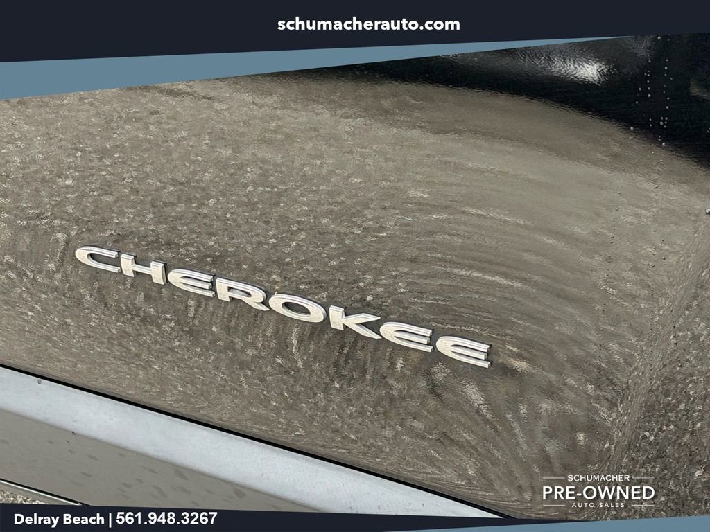Used 2019 Jeep Cherokee Limited FWD image 10