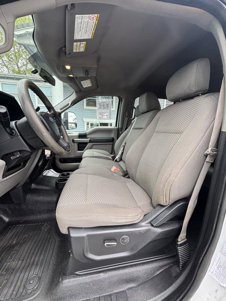 Used 2019 Ford F350 XLT w/ Camper Package AWD/4WD image 11