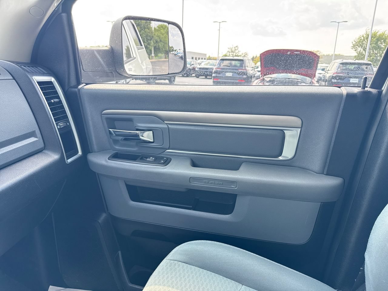 Used 2016 RAM 2500 SLT AWD/4WD image 24