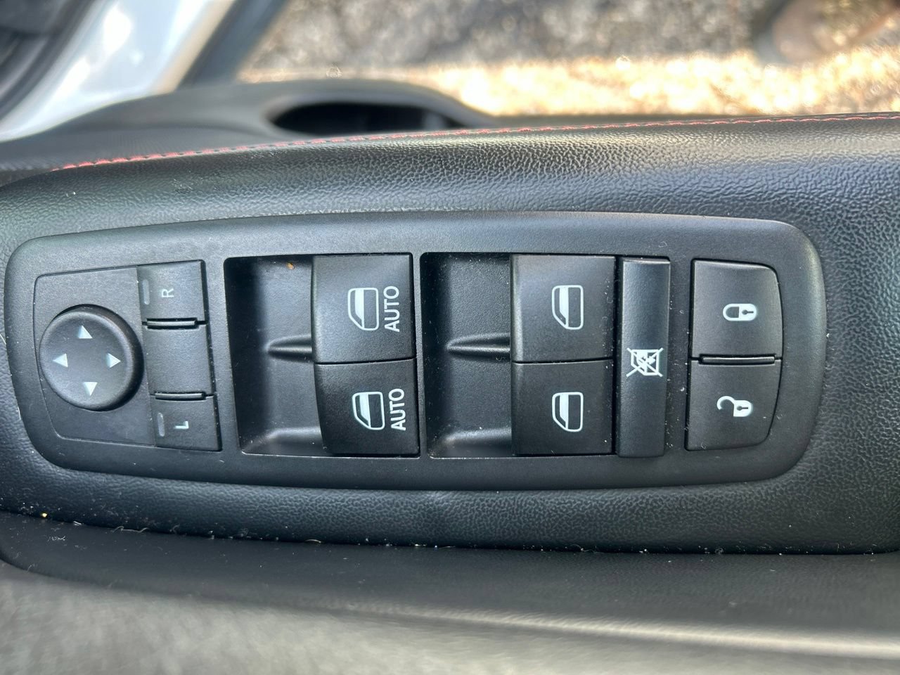 Used 2016 Jeep Grand Cherokee Laredo 75th Anniversary AWD/4WD image 18