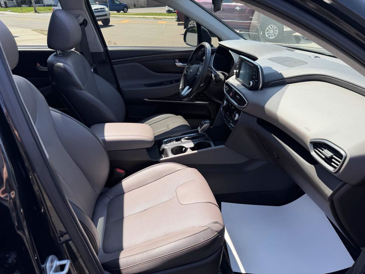 Used 2019 Hyundai Santa Fe Limited AWD/4WD image 18