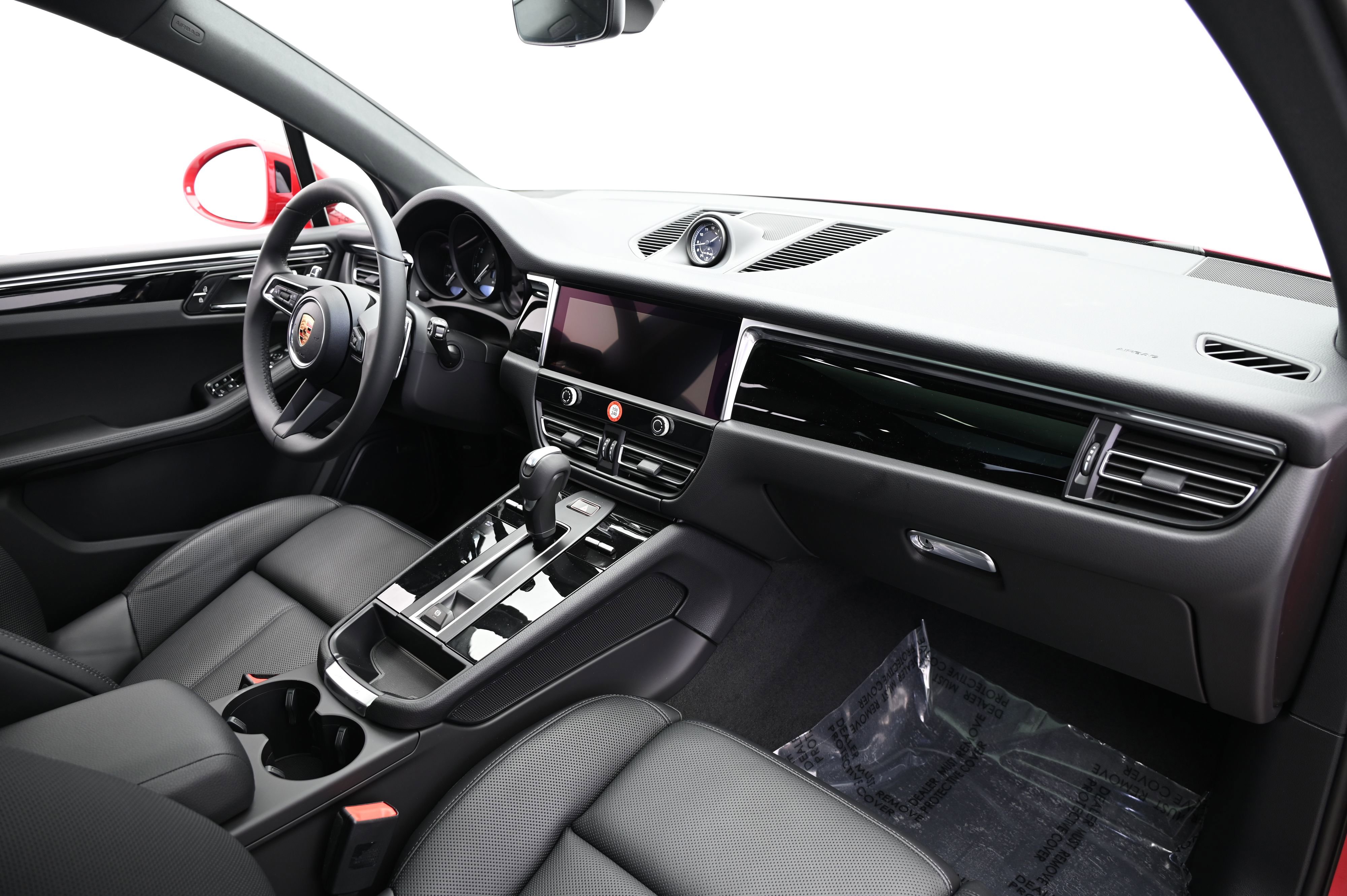 Used 2025 Porsche Macan image 29