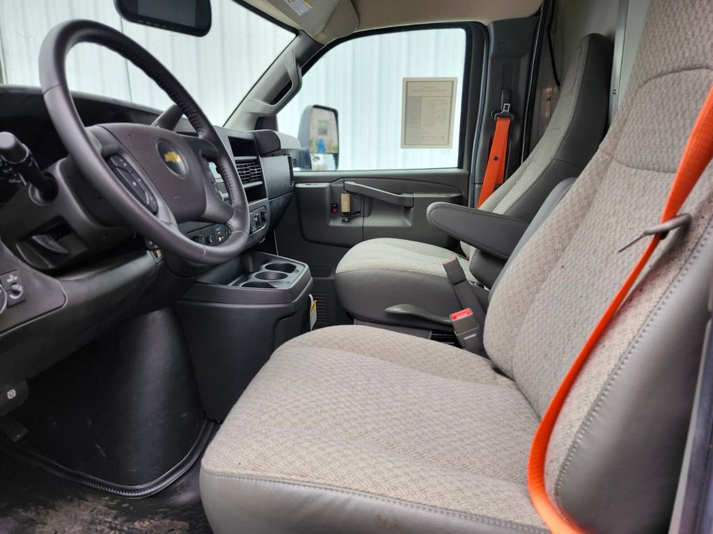 Used 2022 Chevrolet Express 3500 w/ Power Convenience Package RWD image 10