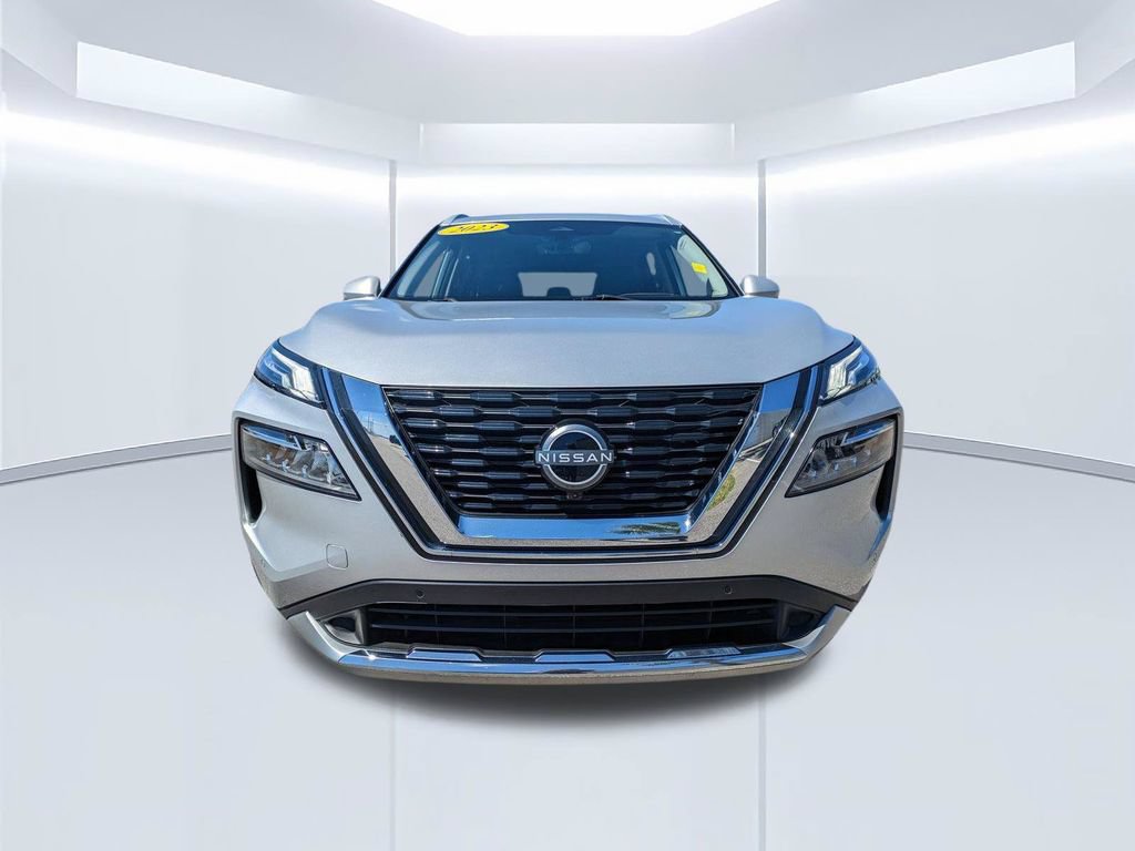 Used 2023 Nissan Rogue Platinum w/ Platinum Premium Package FWD image 3