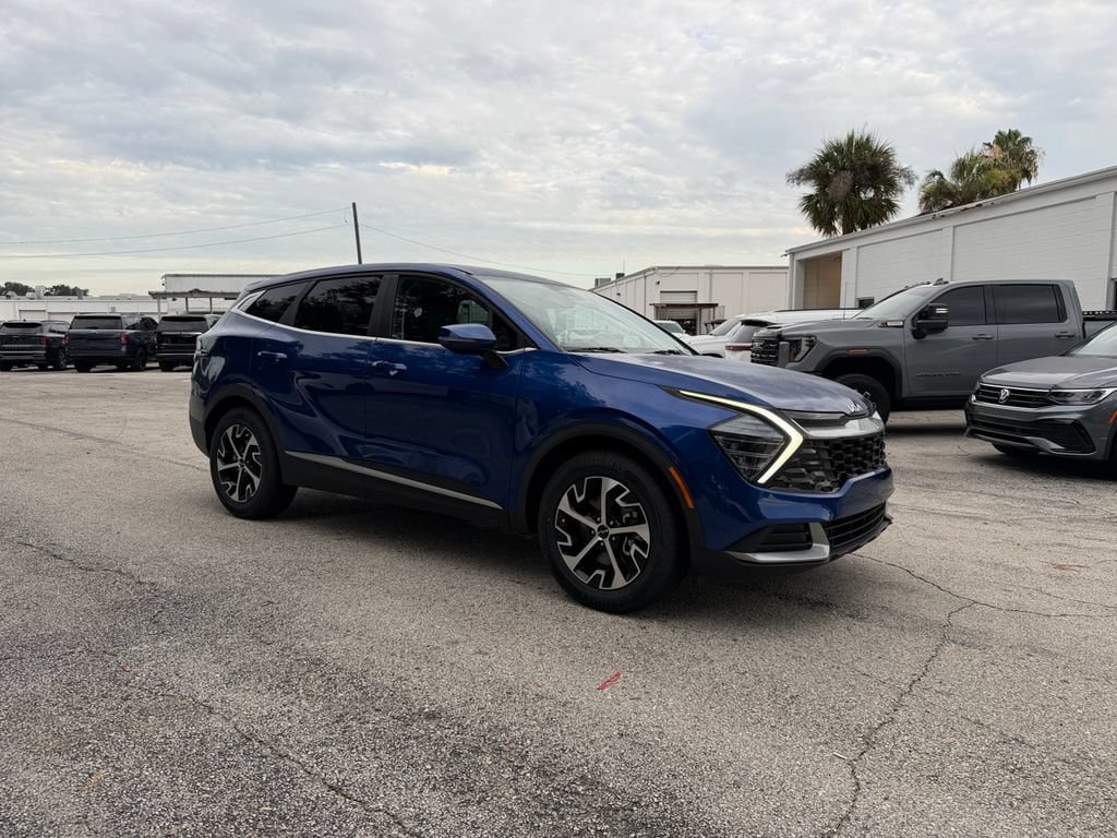 Certified 2024 Kia Sportage EX FWD image 2