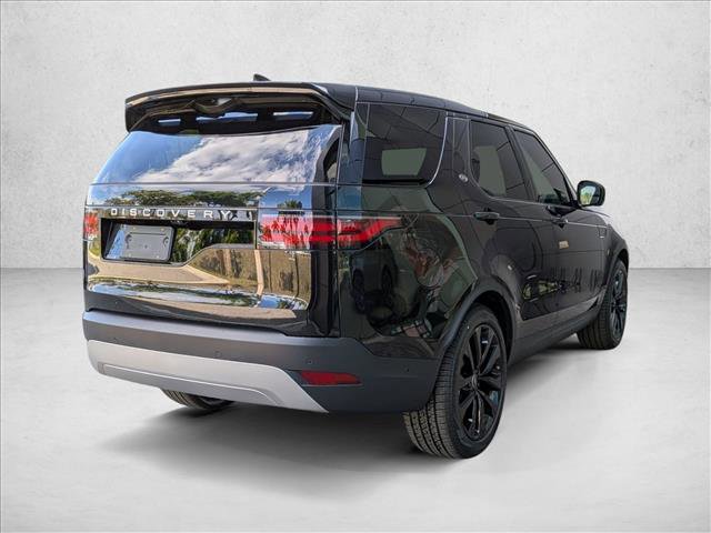 New 2026 Land Rover Discovery S image 2