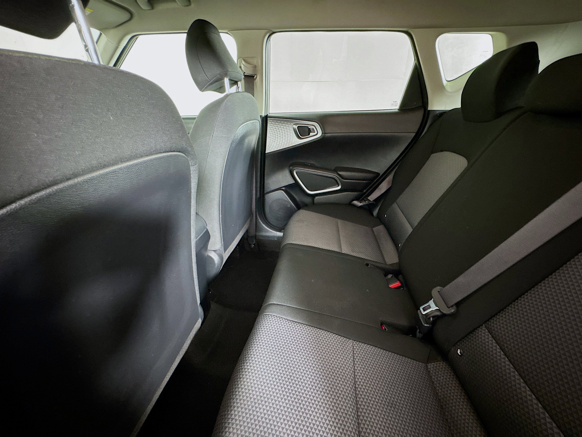 Used 2023 Kia Soul LX w/ LX Technology Package FWD image 23
