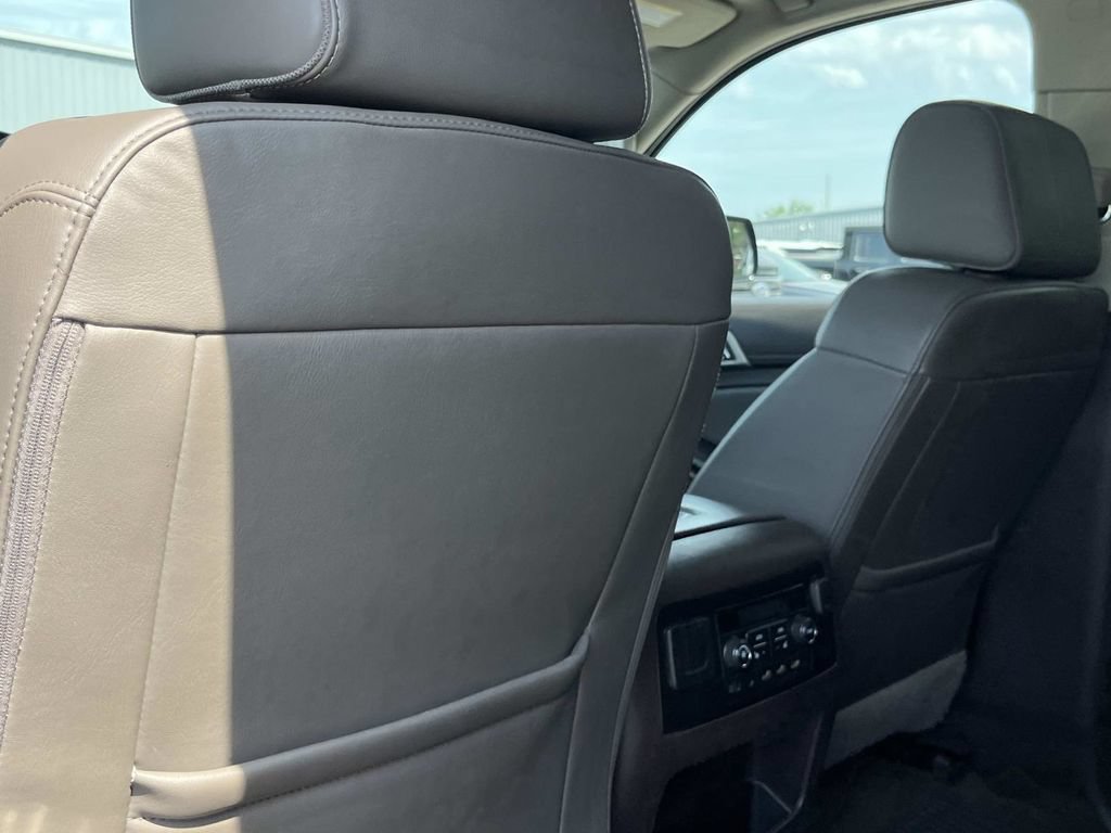 Used 2017 GMC Yukon XL Denali w/ Open Road Package AWD/4WD image 24
