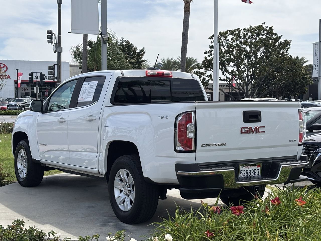 Used 2016 GMC Canyon SLE w/ SLE Convenience Package image 3