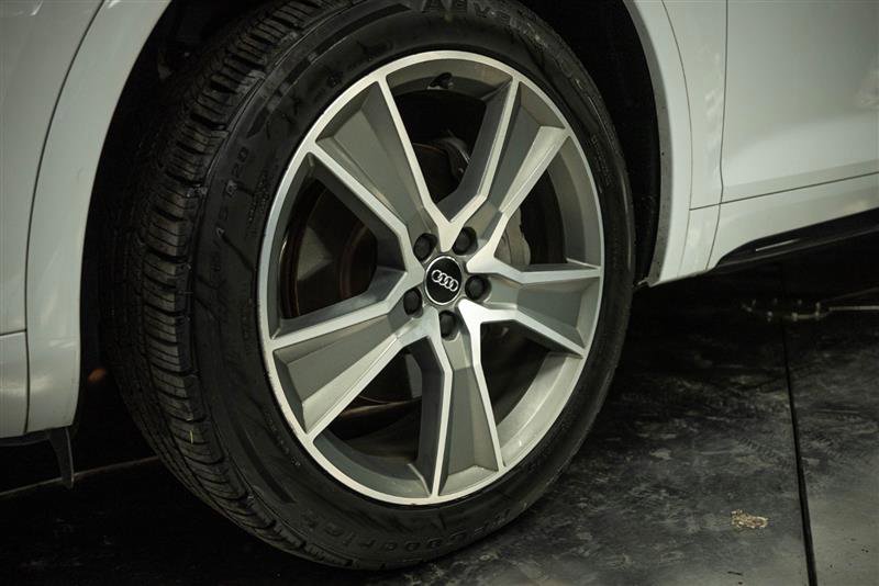 Used 2019 Audi Q5 2.0T Premium Plus w/ Premium Plus Package image 3