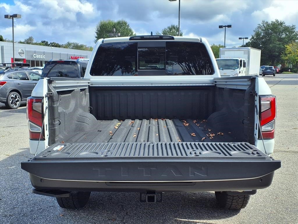 Used 2024 Nissan Titan PRO-4X w/ Pro-4x Utility Package image 10