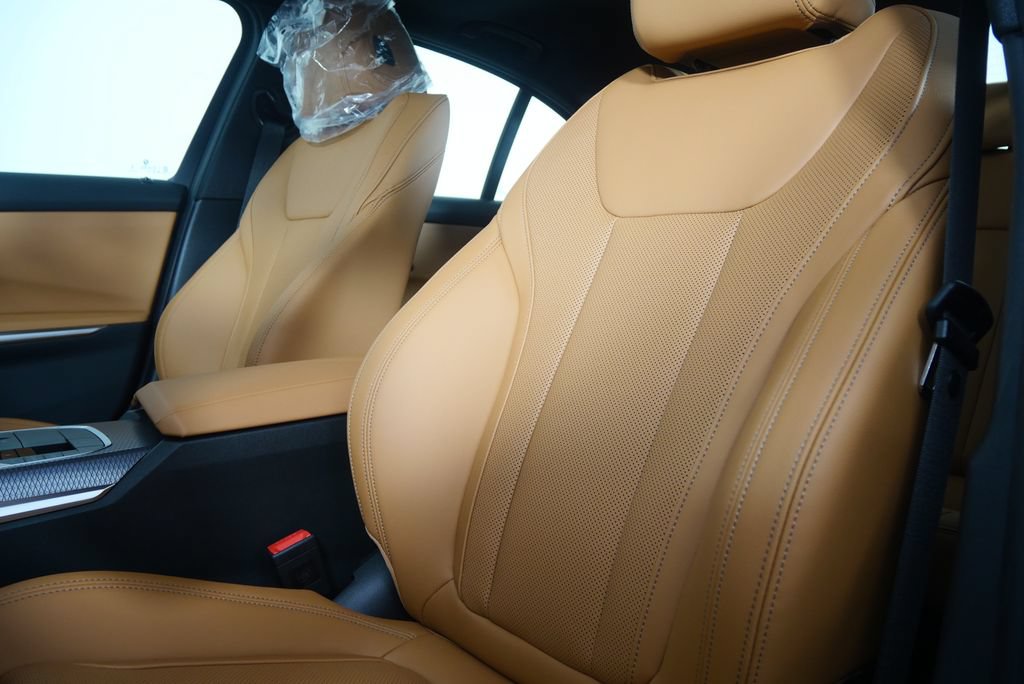 Used 2026 BMW 330i Sedan w/ M Sport Package RWD image 10
