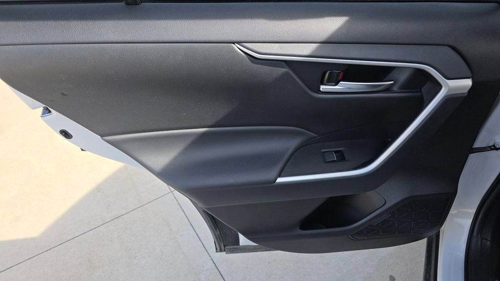 Used 2025 Toyota RAV4 XLE image 19