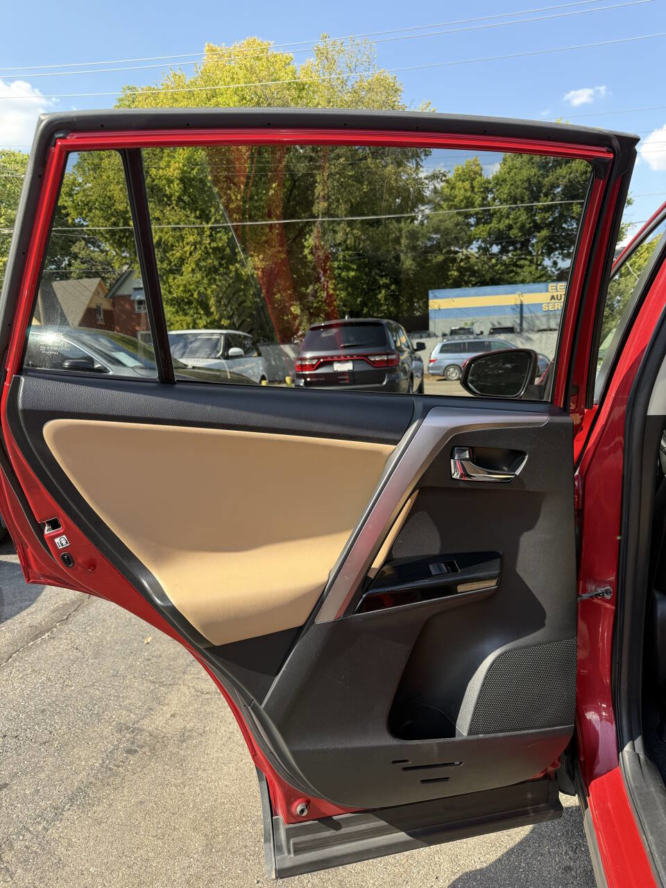 Used 2016 Toyota RAV4 Limited image 11