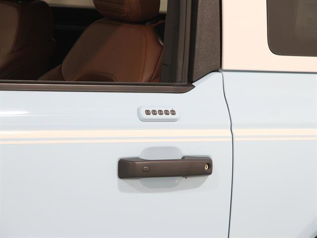 Used 2023 Ford Bronco Heritage Edition image 4