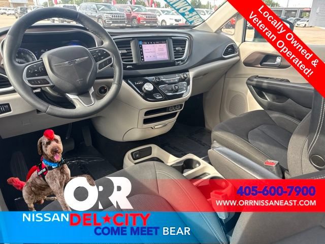 Used 2023 Chrysler Voyager LX FWD image 12