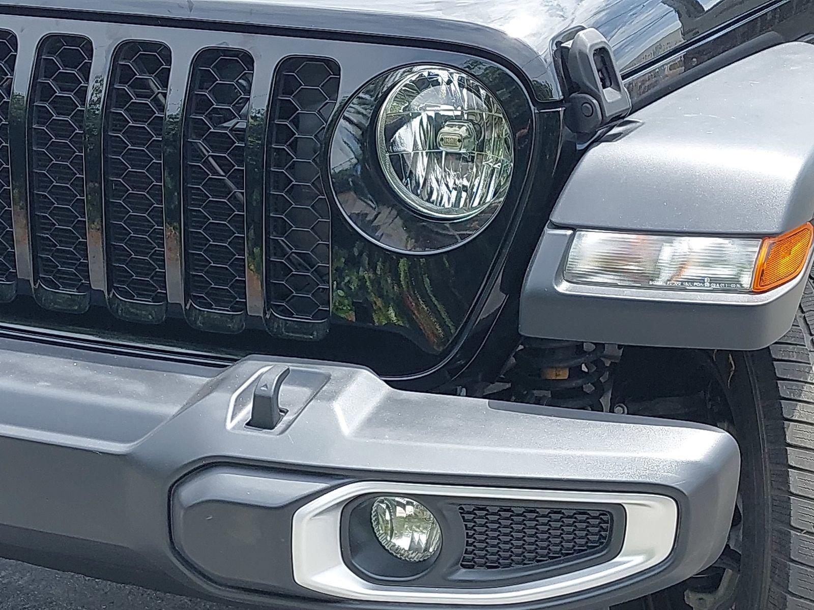 Used 2023 Jeep Gladiator Sport AWD/4WD image 28
