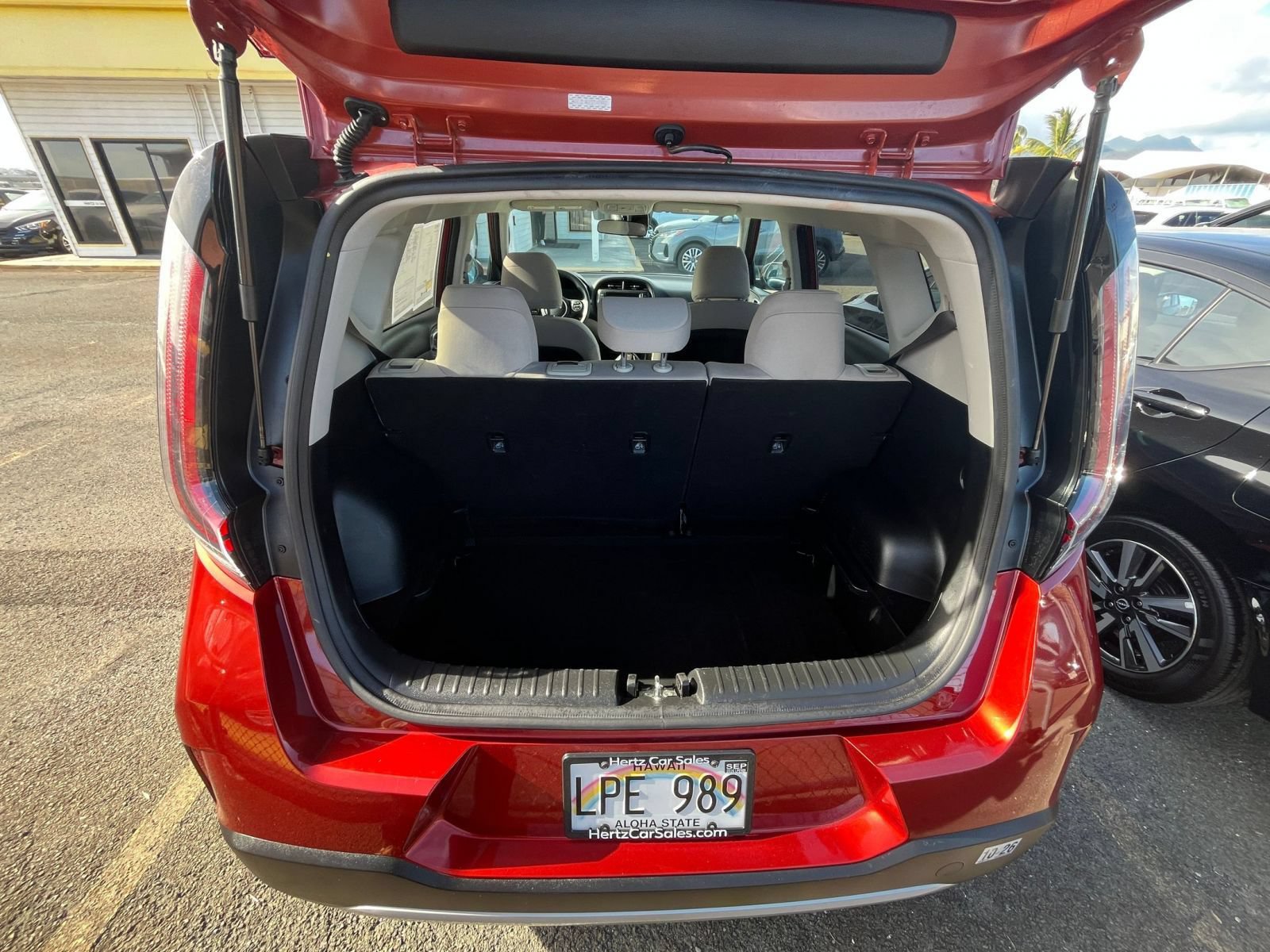 Used 2025 Kia Soul LX w/ LX Technology Package FWD image 29